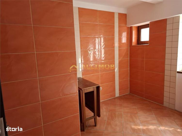 Inchiriere apartament 3 camere in Ploiesti, zona 9 Mai - 7