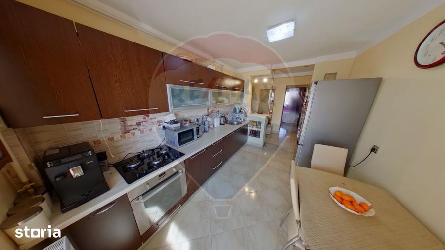 Apartament cu 4 camere de vanzare, Pia?a 1 Decembrie 1918 - 7