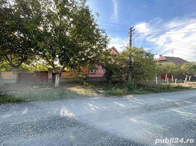 Casă cu 4 camere în Sânpetru Mare