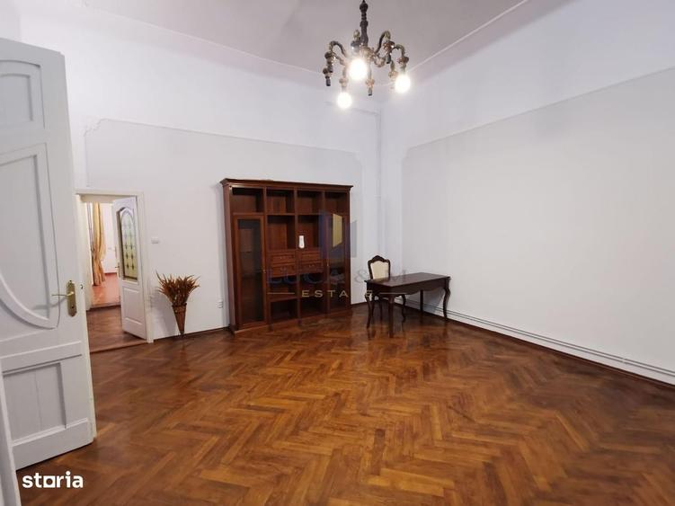 Apartament cu 4 camere în Central