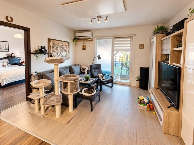 Apartament cu 3 camere decomandat, mobilat în Tunari