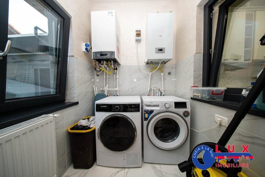 Casă cu 6 camere cu Teren 400 Mp în Babadag
