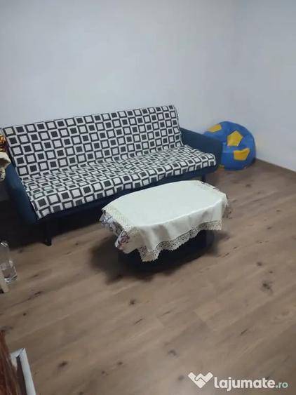Casă cu 3 camere în Podu Turcului