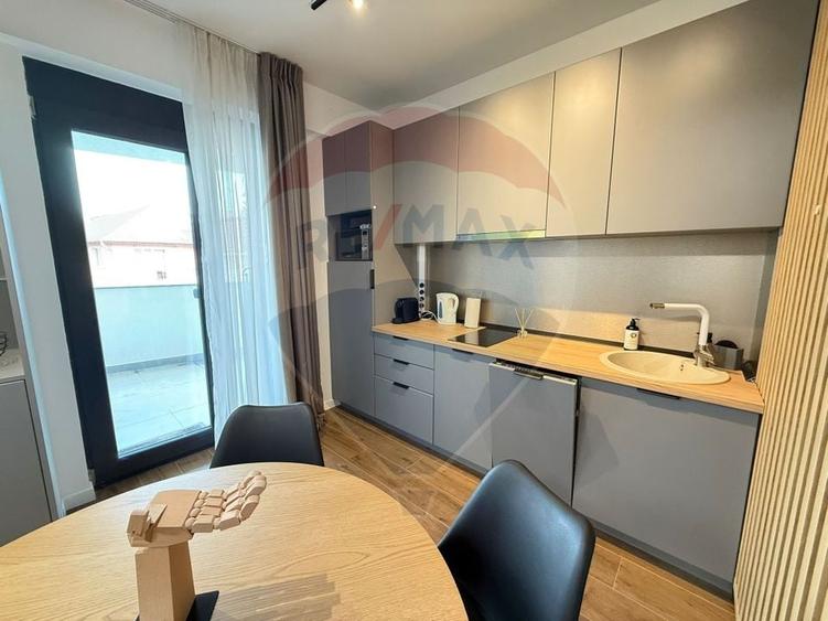 Apartament cu 2 camere decomandat, mobilat în Ultracentral