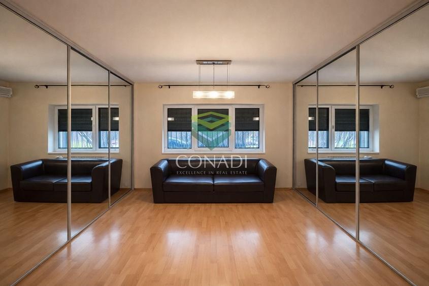 Apartament cu 4 camere decomandat în Băneasa