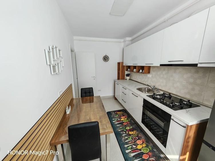 Garsonieră decomandată în Central