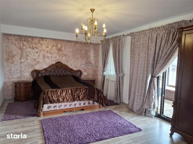 Casă cu 4 camere cu Teren 1000 Mp în Șcheia