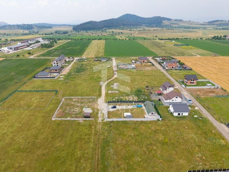 Teren Construcții intravilan de 733 mp, în Sânpetru