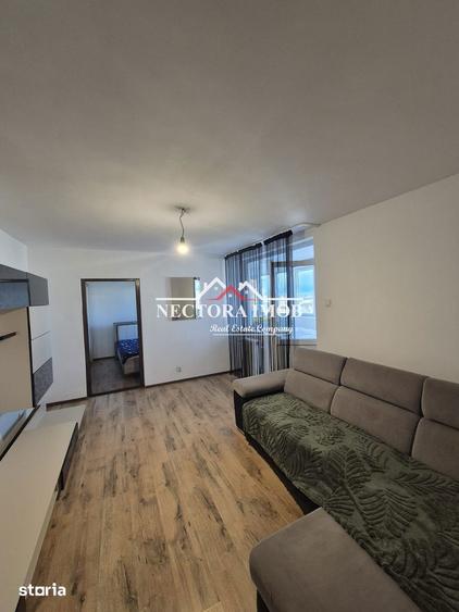 Apartament cu 3 camere semidecomandat în Decebal