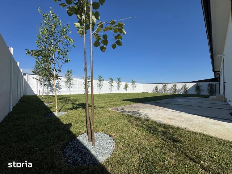 Casă cu 6 camere cu Teren 500 Mp în Clinceni