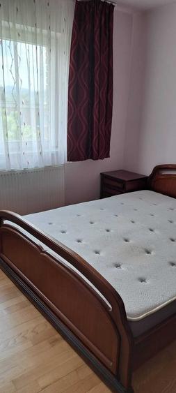 Apartament de vanzare 3 camere in Petrosani, str. Independentei, partial mobilat, doua balcoane (unul inchis), izolat termic interior - 3