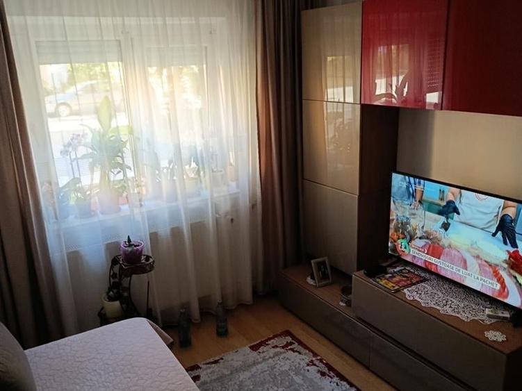 Apartament cu 2 camere semidecomandat, mobilat în Valea Rosie