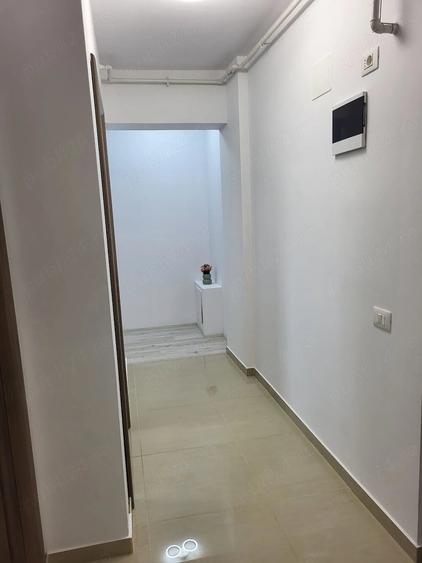 Apartament cu 2 camere decomandat în 1 Decembrie