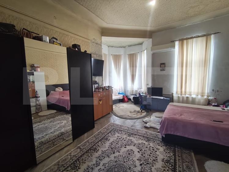 Apartament cu 5 camere decomandat, mobilat în Central