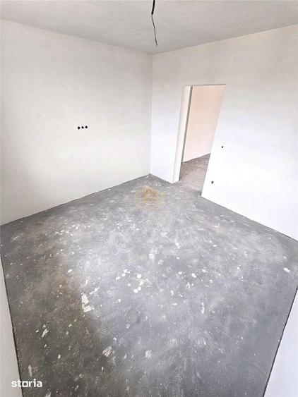 Casă cu 4 camere cu Teren 714 Mp în Burdea