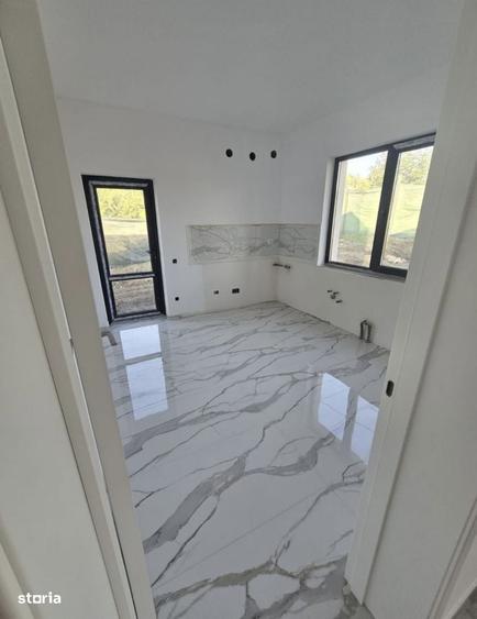 Casă cu 3 camere în Chicerea