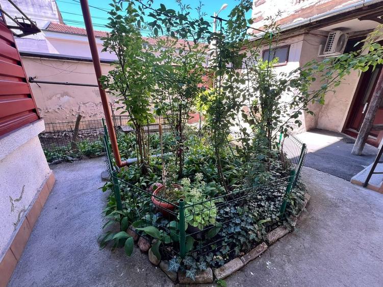 Apartament cu 3 camere semidecomandat, mobilat în Ultracentral