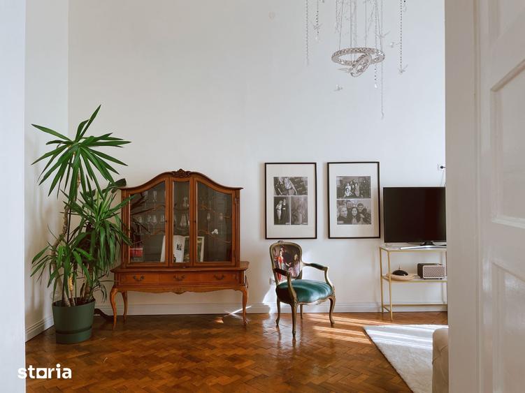 Apartament cu 3 camere în P-ța Maria