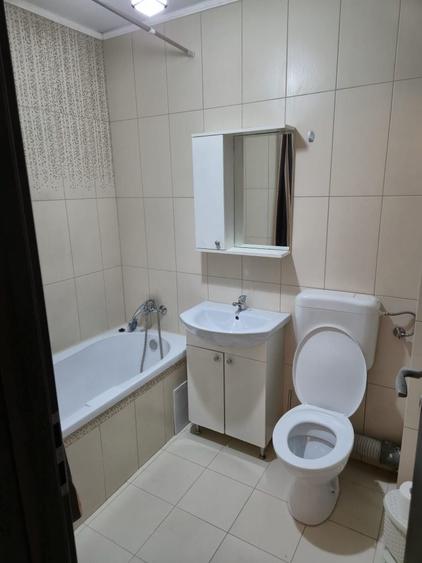 Apartament cu 2 camere decomandat în Apărătorii Patriei