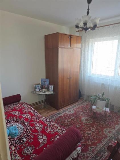 Apartament cu 2 camere decomandat, mobilat în Exterior Est
