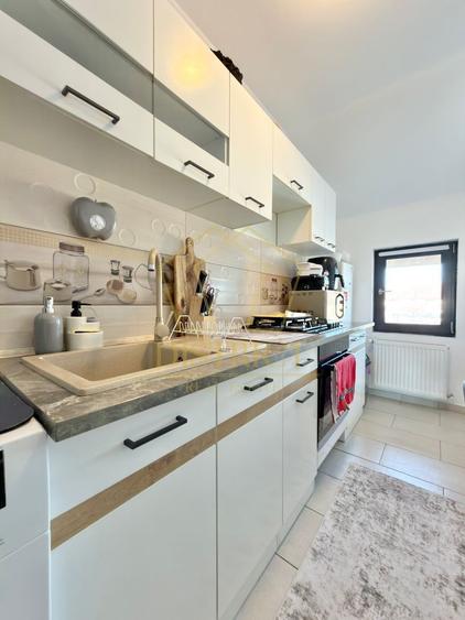 Apartament cu 2 camere semidecomandat, mobilat în Giroc