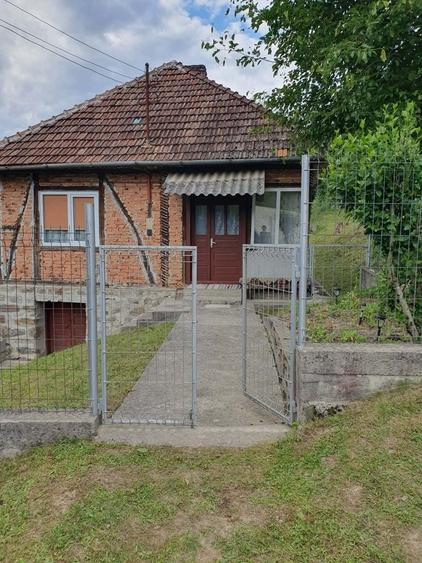 Casă cu 2 camere în Robești