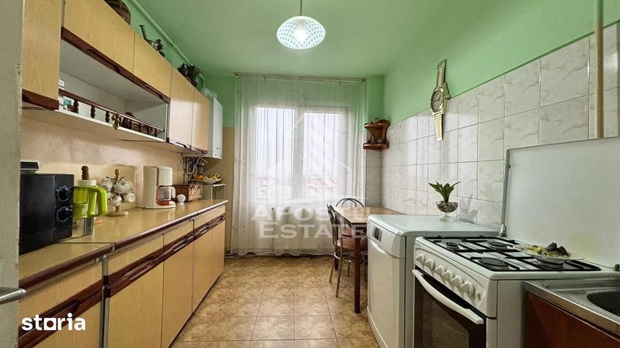 Apartament cu 3 camere decomandat în Take Ionescu