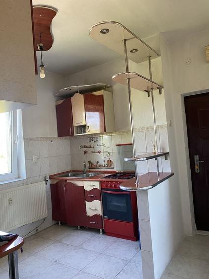 De inchiriat - Ap. 2 camere central, Piata 1 Decembrie, 25, semidec., et. 4/4, 2 balcoane, aproape de facultati, piata, parc. - 1