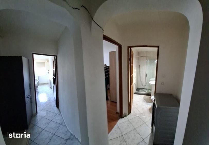 Garsonieră decomandată în Florilor