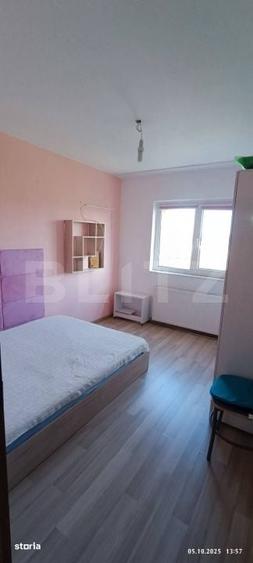 Apartament cu 3 camere decomandat în Florilor