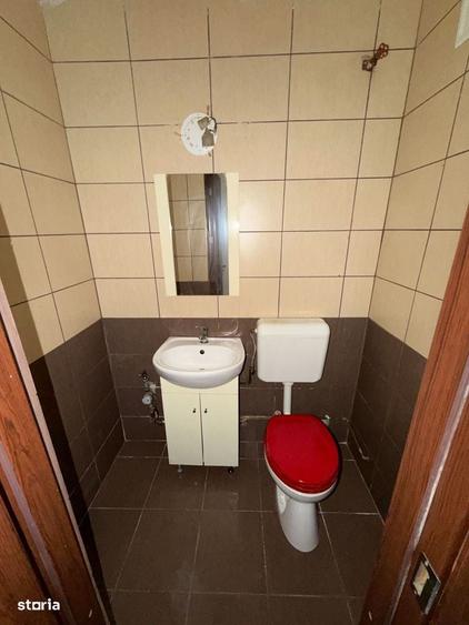 Apartament cu 3 camere decomandat 72 M2 cu balcon si pivnita - 19