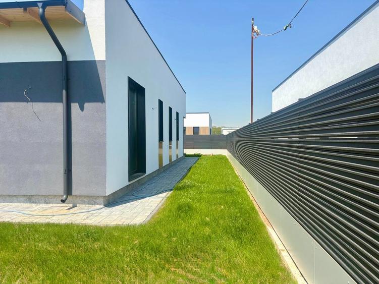 Casă individuală cu 5 camere cu Canalizare în Central