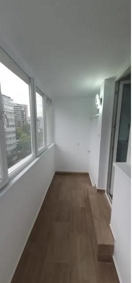 Apartament cu 3 camere semidecomandat în Obor