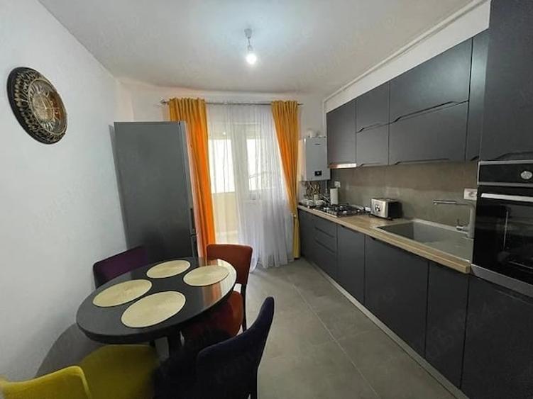 Apartament cu 2 camere decomandat în Noua