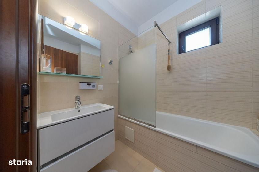 Apartament cu 3 camere semidecomandat în Central