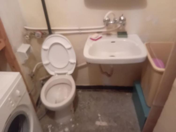 Apartament cu 3 camere decomandat în Calea Romanului
