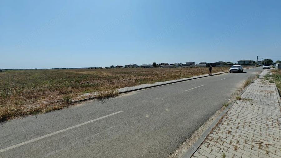 Teren de 15000 mp, în Dragomirești-Deal