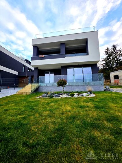 Duplex cu 5 camere cu Garaj în Feleacu