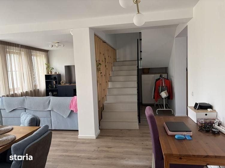 Casă cu 4 camere cu Teren 400 Mp în Central