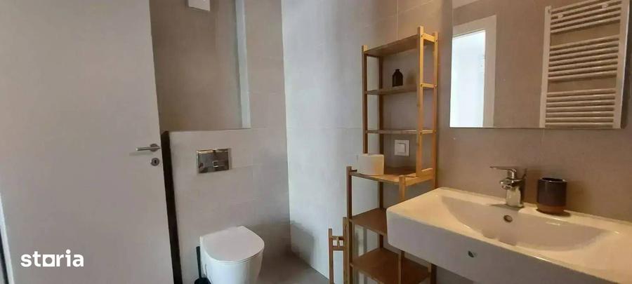 Apartament cu 3 camere decomandat în Central — fotografia 3