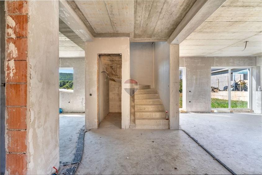 Casă individuală cu 4 camere cu Teren 600 Mp în Baciu