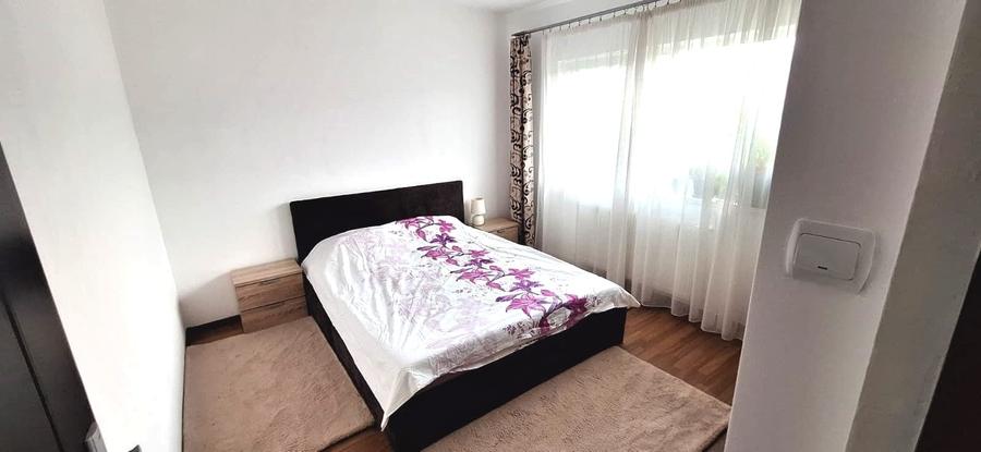 Apartament cu 2 camere decomandat în Est