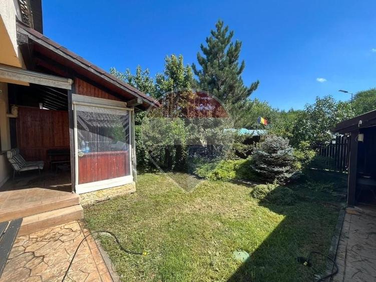 Casă cu 5 camere cu Teren 273 Mp în Butimanu