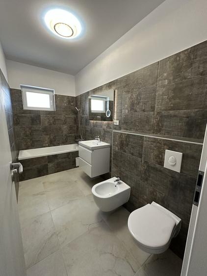Apartament cu 2 camere decomandat în Berceni