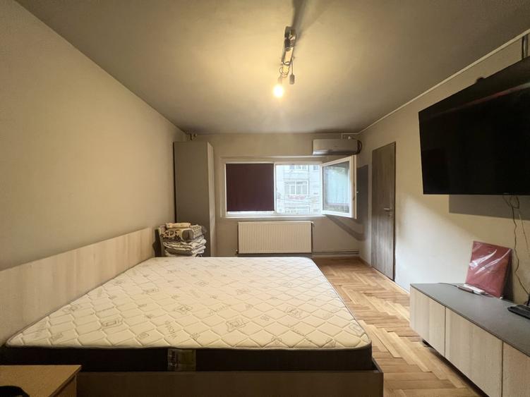Apartament cu 3 camere, 72mp utili, etaj 2, decomandat - zona Lunei - 3