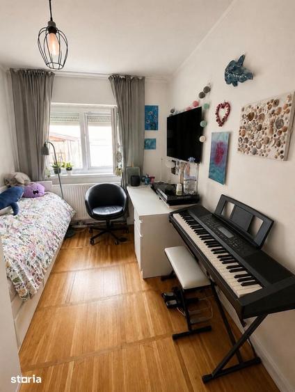 Apartament cu 3 camere semidecomandat în Bucovina