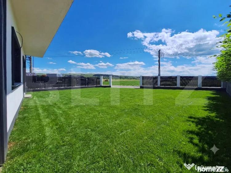 Casă cu 5 camere cu Teren 500 Mp în Jucu