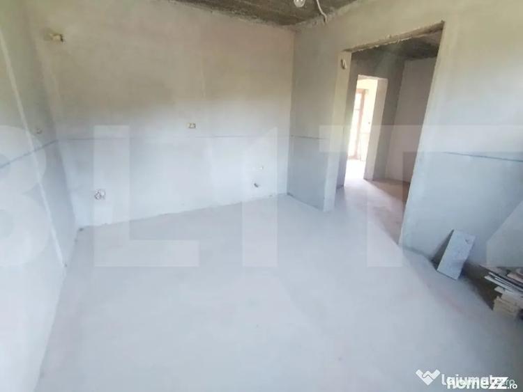 Casă cu 3 camere cu Teren 3500 Mp în Central