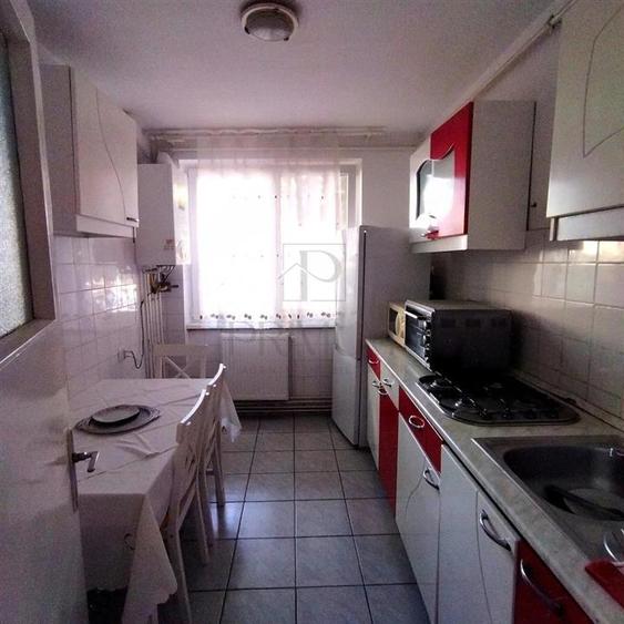 Apartament cu 2 camere semidecomandat, mobilat în Tipografilor