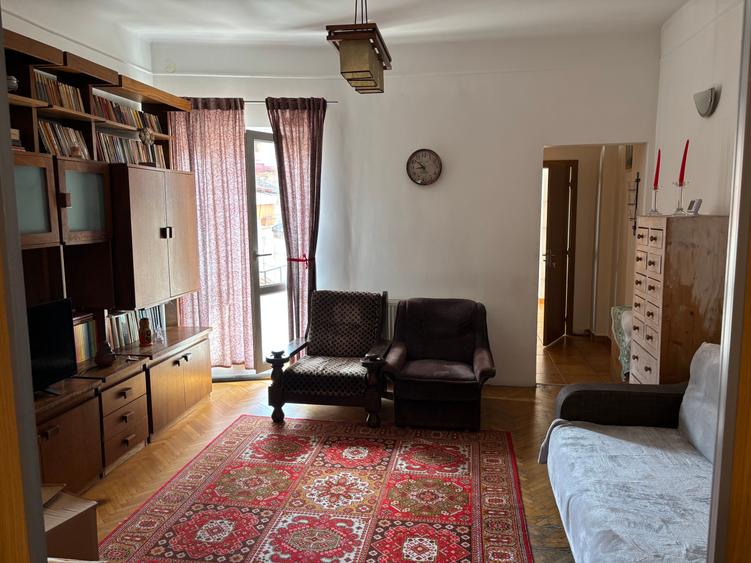 Apartament cu 2 camere semidecomandat în Armeneasca